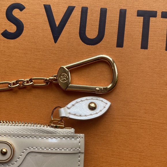 Louis Vuitton Pouchette Cles Blanc Corail 💛 - Picture 9 of 12